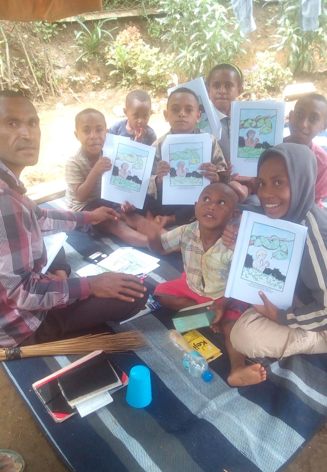 Mount Hagen Papua New Guinea Sunday School with bro Mathew Ake resized cropped